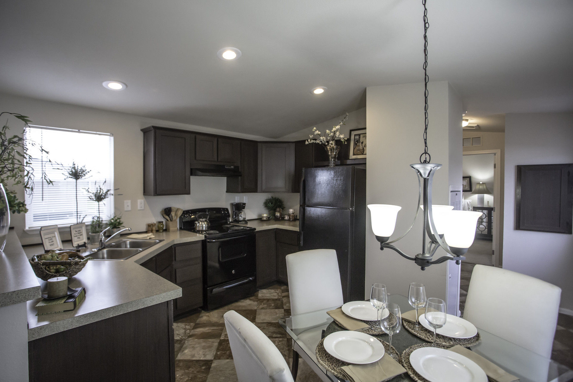 Perris 2 bed / 1 bath / 756 sqft affordable home for 43900 Model